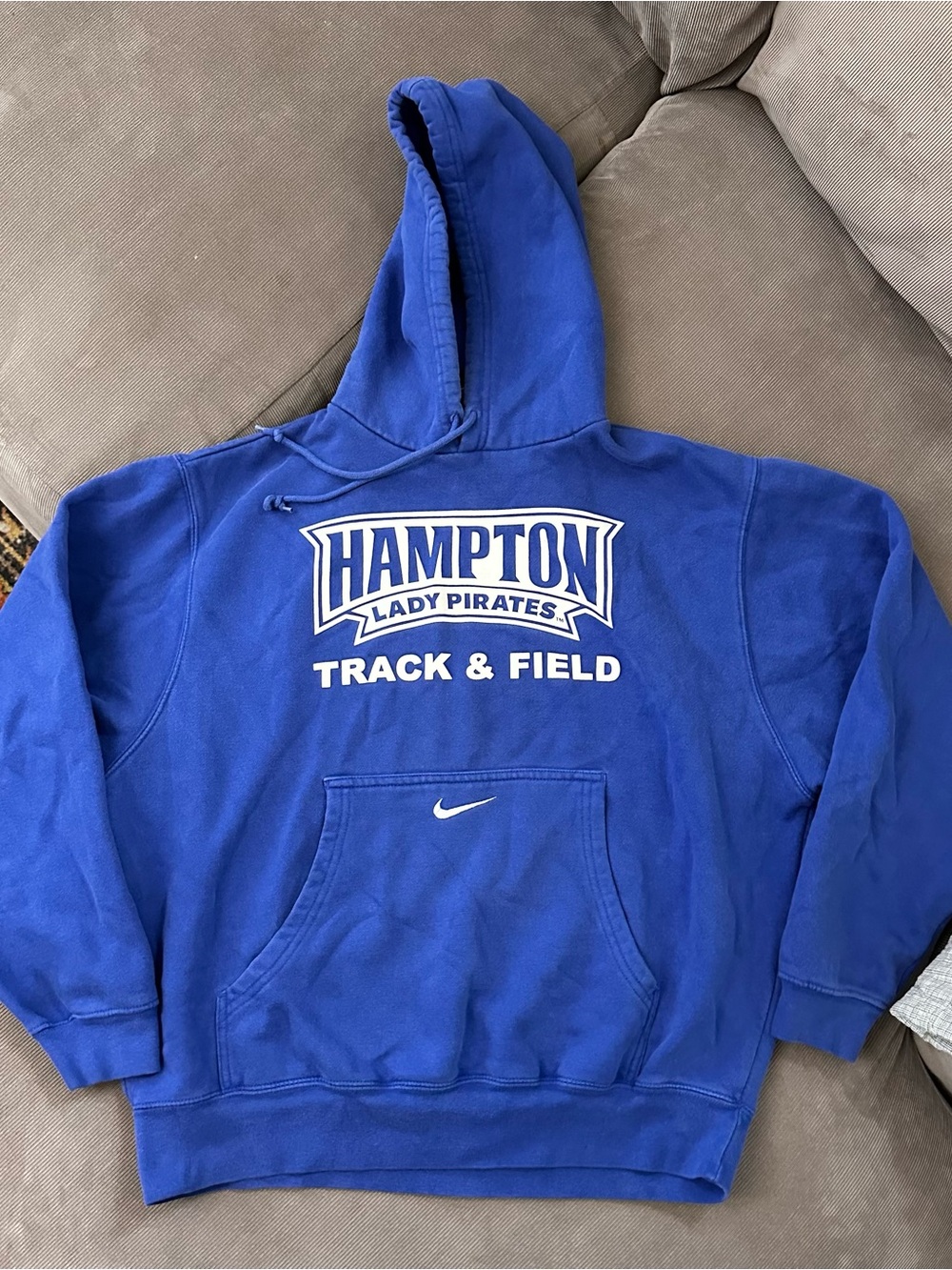 Vintage Nike Hampton University Lady Pirates Track And Field Hoodie M Swoosh